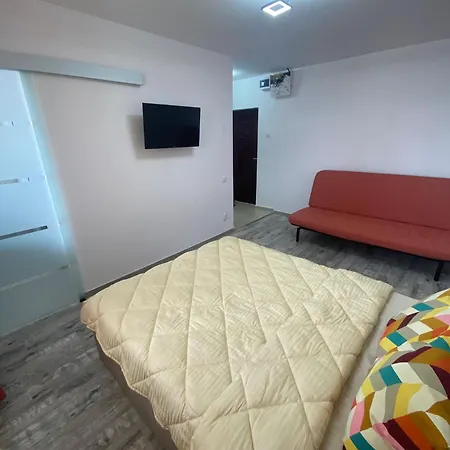 Modern Vitan-mihai Bravu Apartment