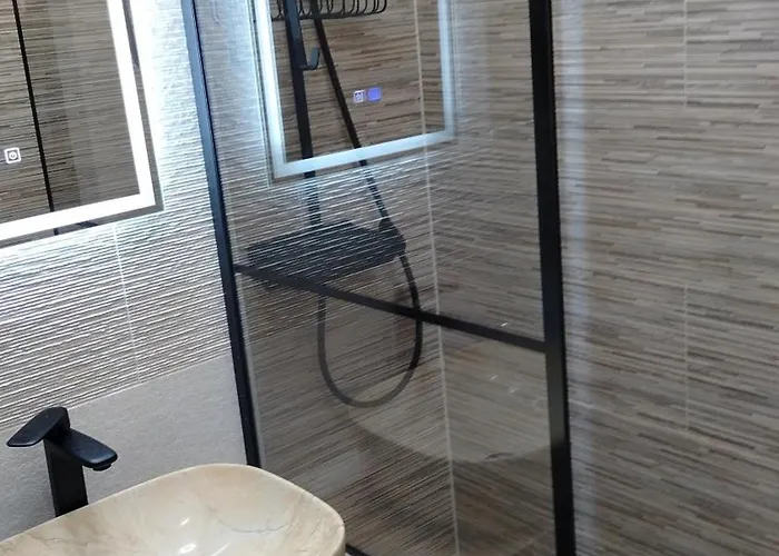 Modern Vitan-mihai Bravu Apartmán *